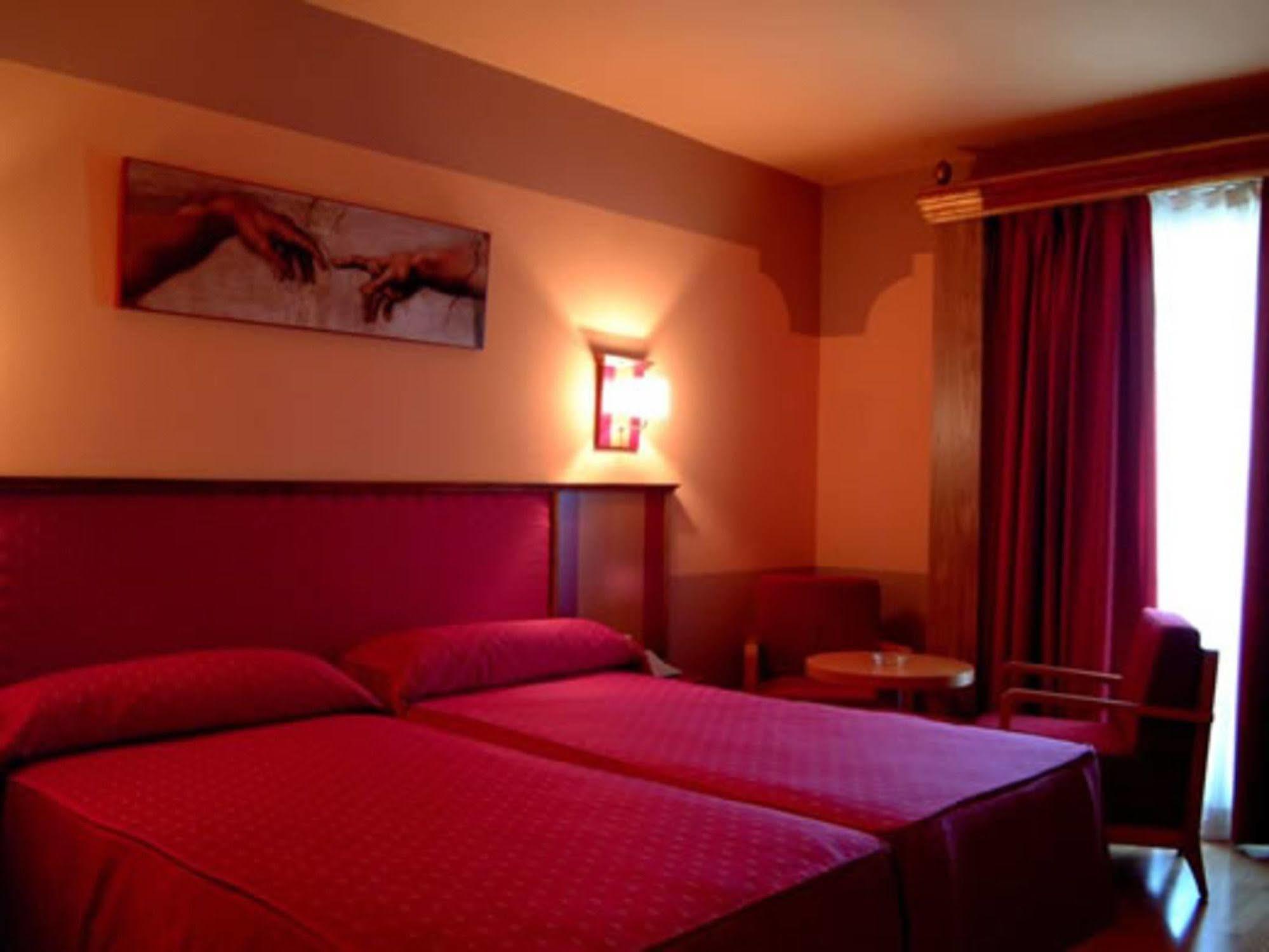 Fuente Piedras 4* Cabra