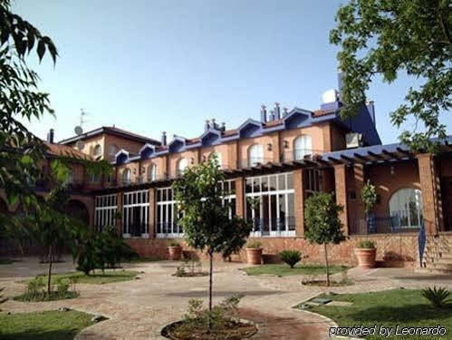 Hotel Fuente Piedras 4*