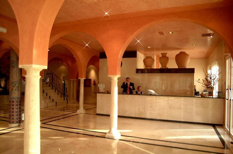 Hotel Fuente Piedras 4*